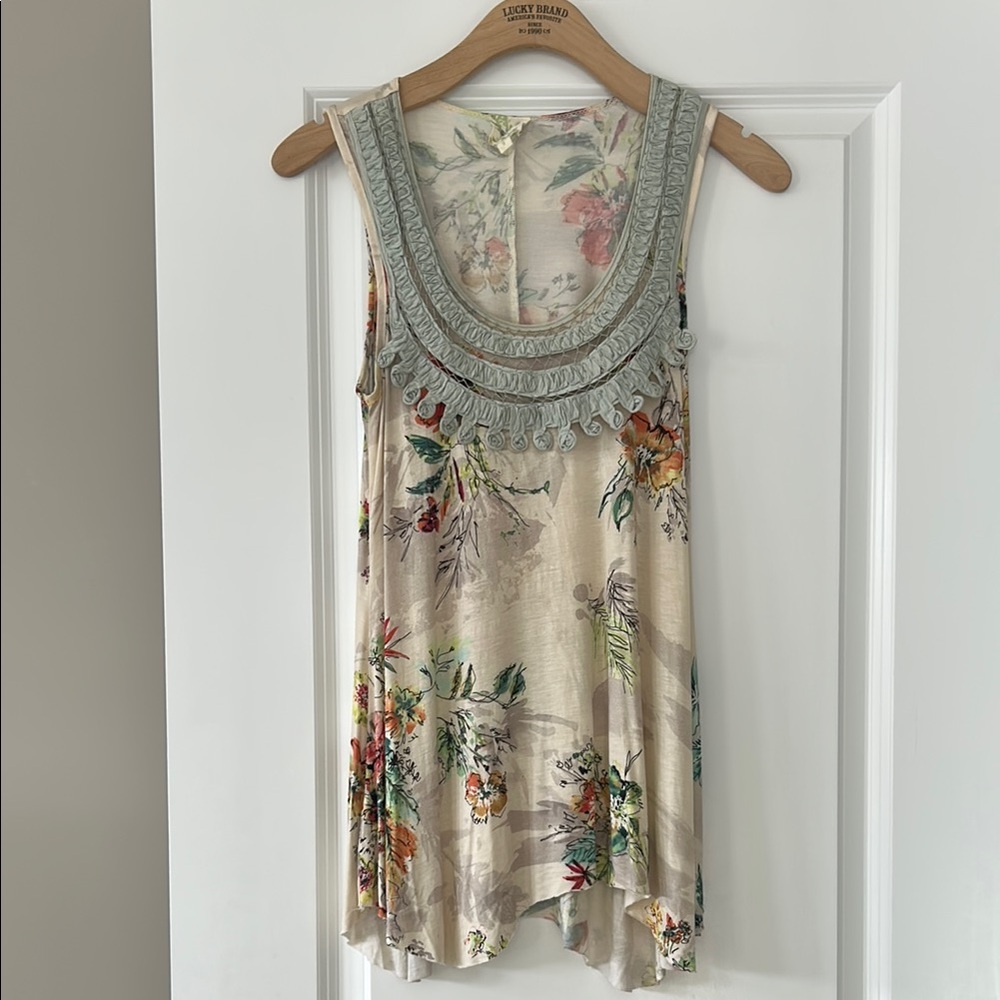 Anthropologie Weston Wear Floral Print Embellished Tank Top w Asymmetrical Hem S